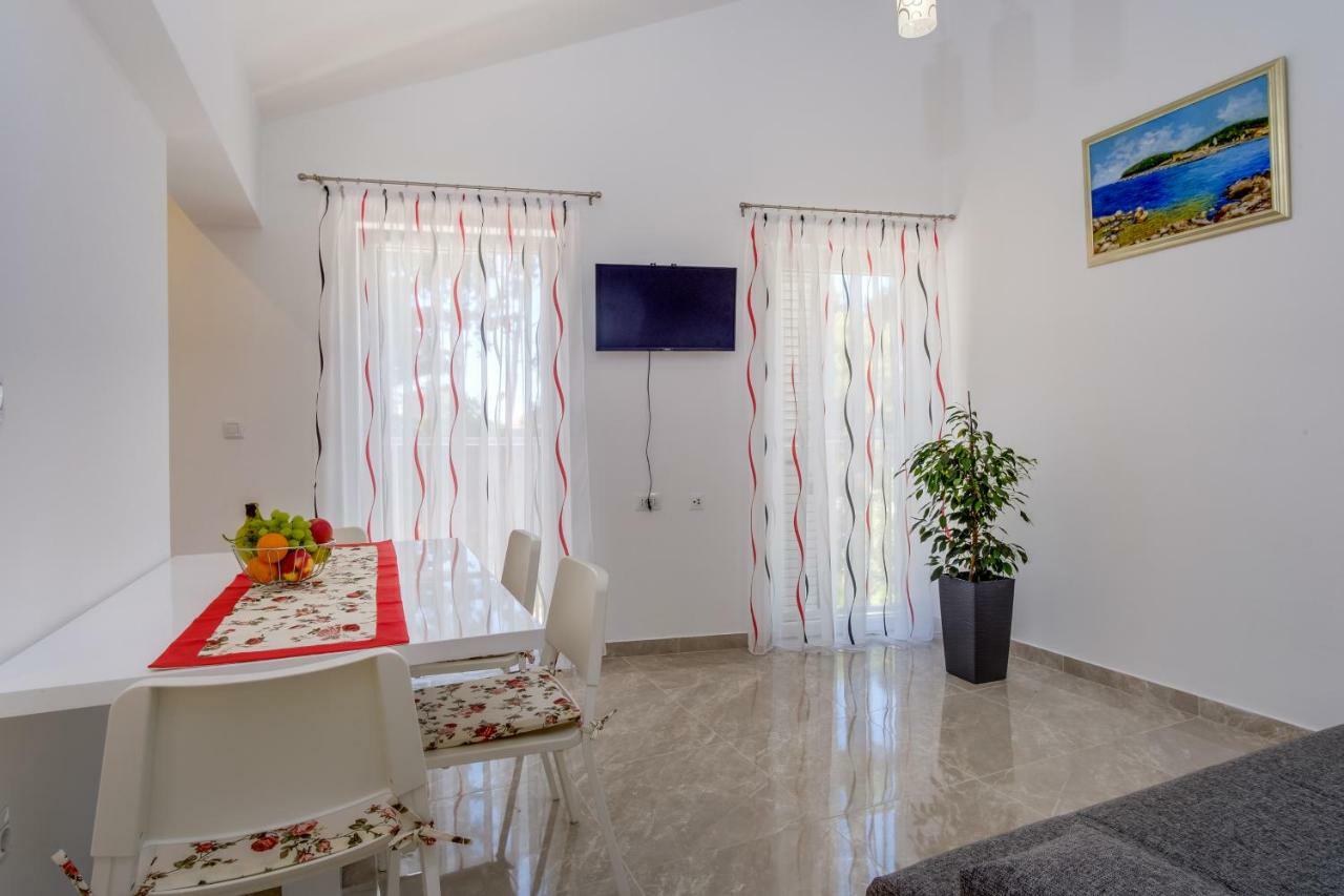Apartmani Beatrice Mali Lošinj Kültér fotó