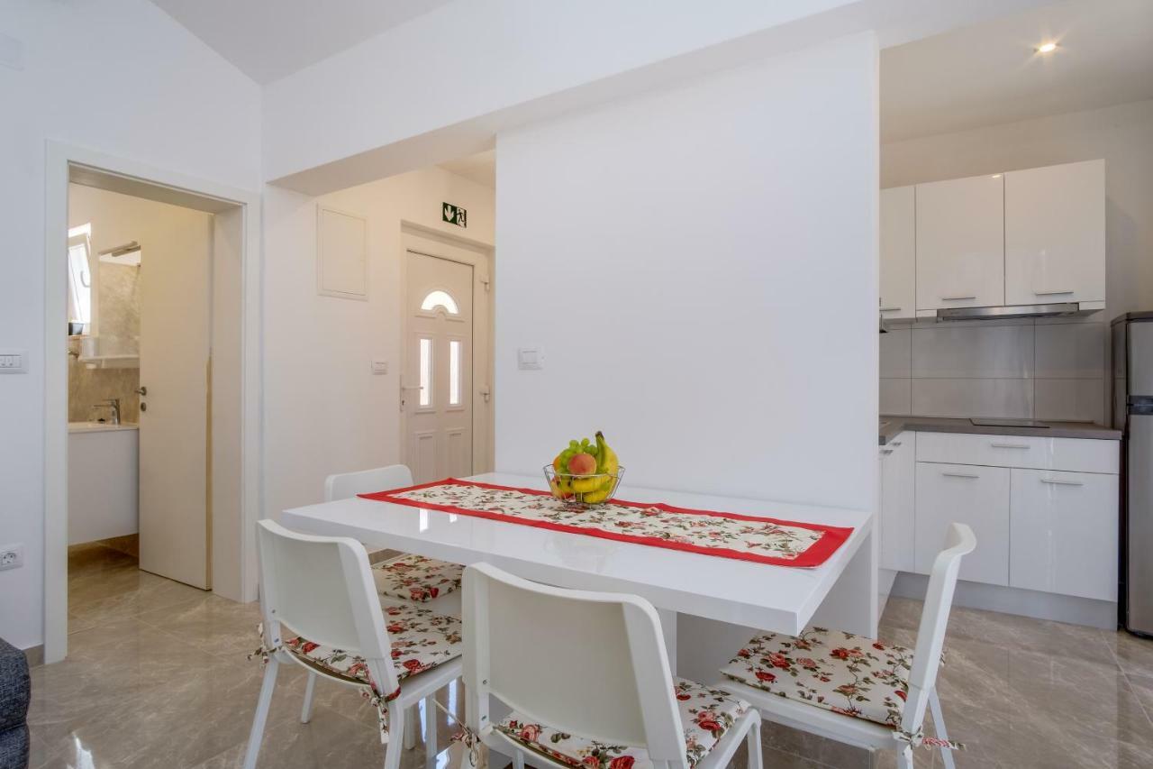 Apartmani Beatrice Mali Lošinj Kültér fotó